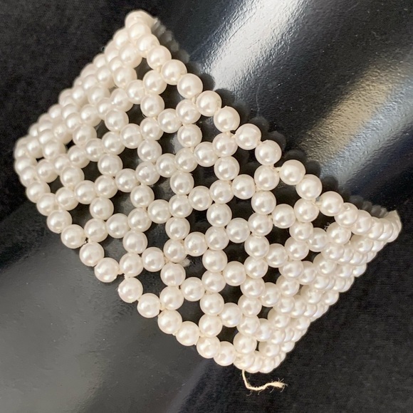 🔴Faux Pearl Lariat Necklace and Mesh Stretch Bracelet Set - Picture 3 of 5